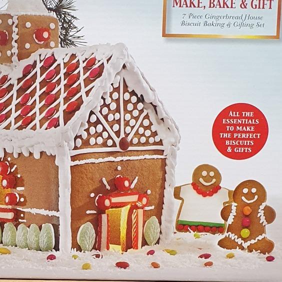 Gingerbread Cookie House Making Kit