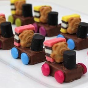 C&C Baking Kit Tiny Teddy Train